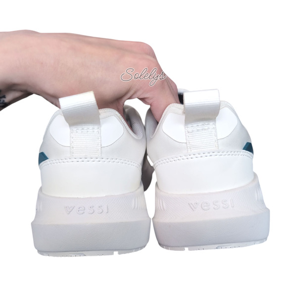 Vessi Tidal Mens 7.5 Warm White DymaTex Waterproof Vegan Casual Lace Up Sneaker